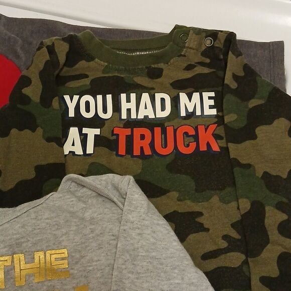 🩷Garanimals and one Members Mark long sleeved Onesies Size 18M Lot of 3 - Picture 3 of 4